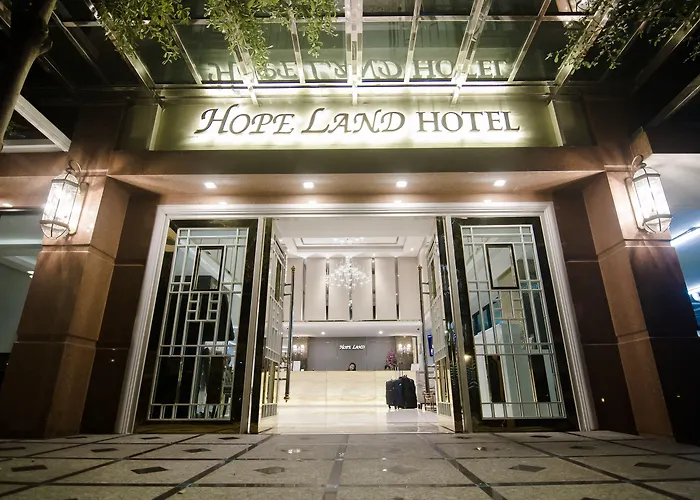Hope Land Sukhumvit 8 Hotel 4*