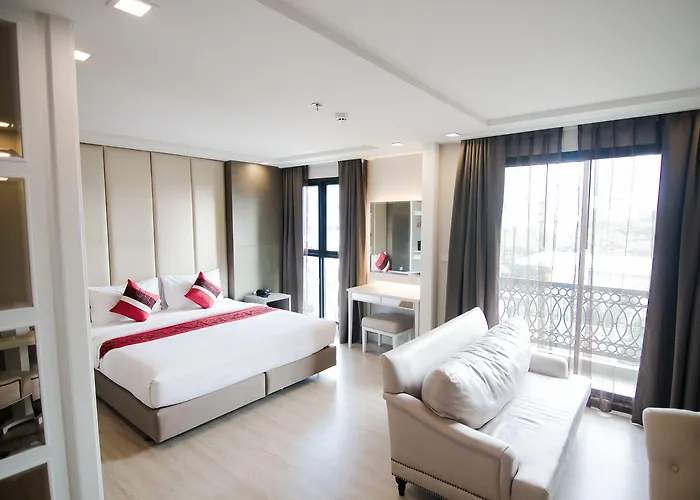 Hope Land Sukhumvit 8 4*