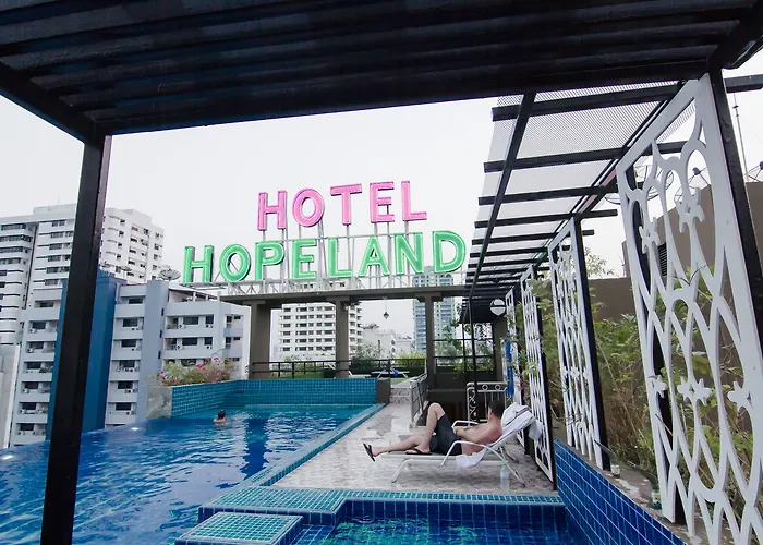 Hotel Hope Land Sukhumvit 8 4*