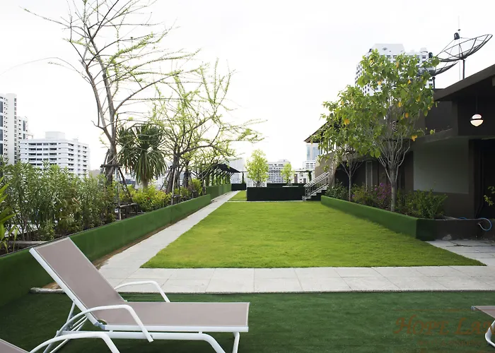 Hope Land Sukhumvit 8 Hotel