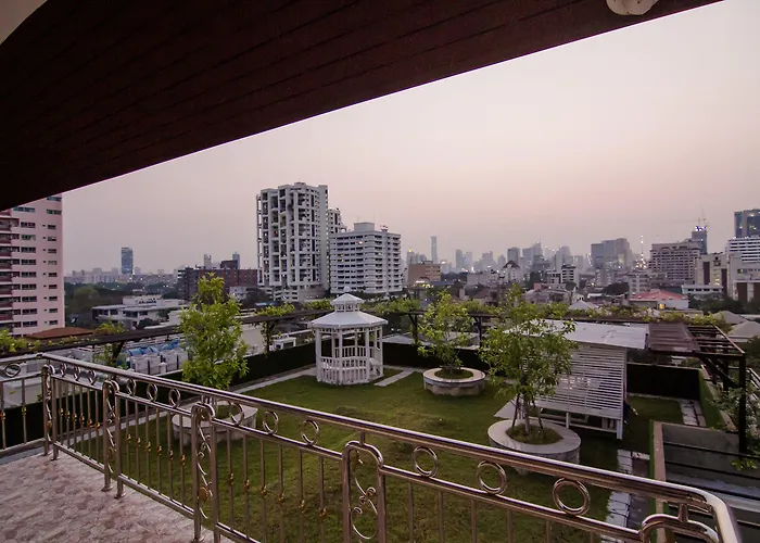 Hotel Hope Land Sukhumvit 8 4*