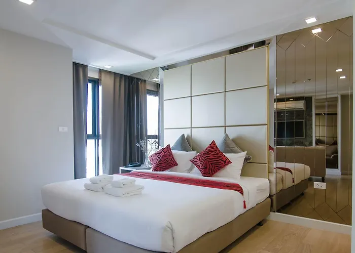 Hope Land Sukhumvit 8 4*