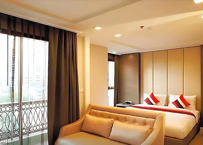 Hope Land Sukhumvit 8 Hotel 4*