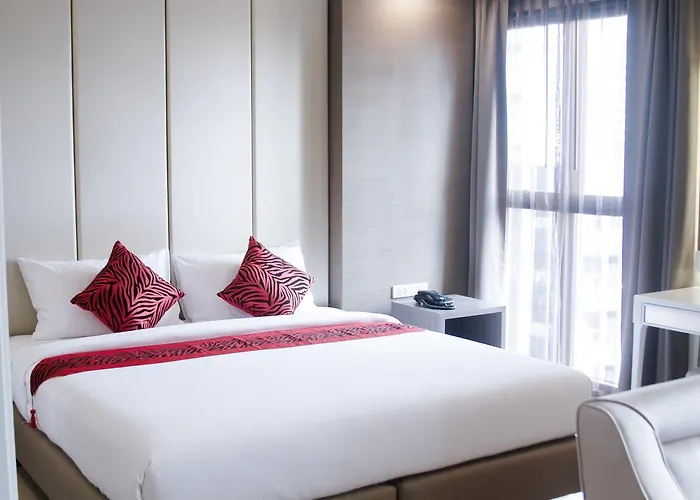 Hotel Hope Land Sukhumvit 8 4*
